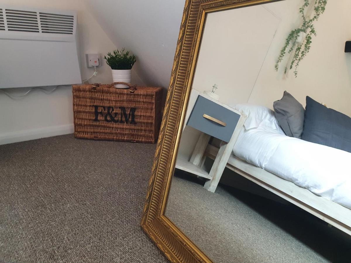 Grade I Listed Luxury Apartment In Hertfordshire Ware Extérieur photo