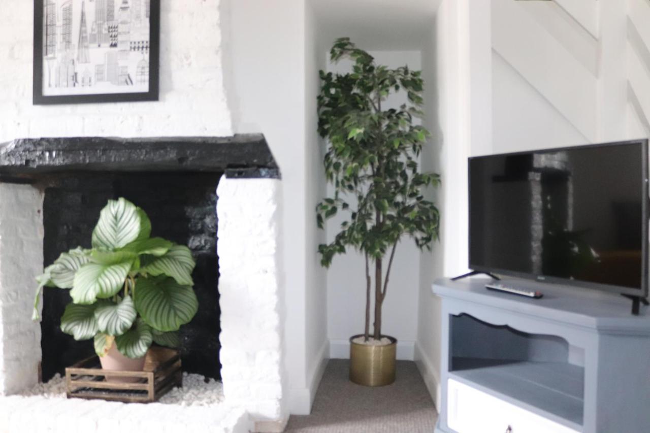 Grade I Listed Luxury Apartment In Hertfordshire Ware Extérieur photo